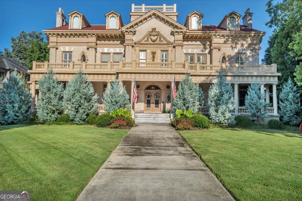 619 College Street - Photo 1