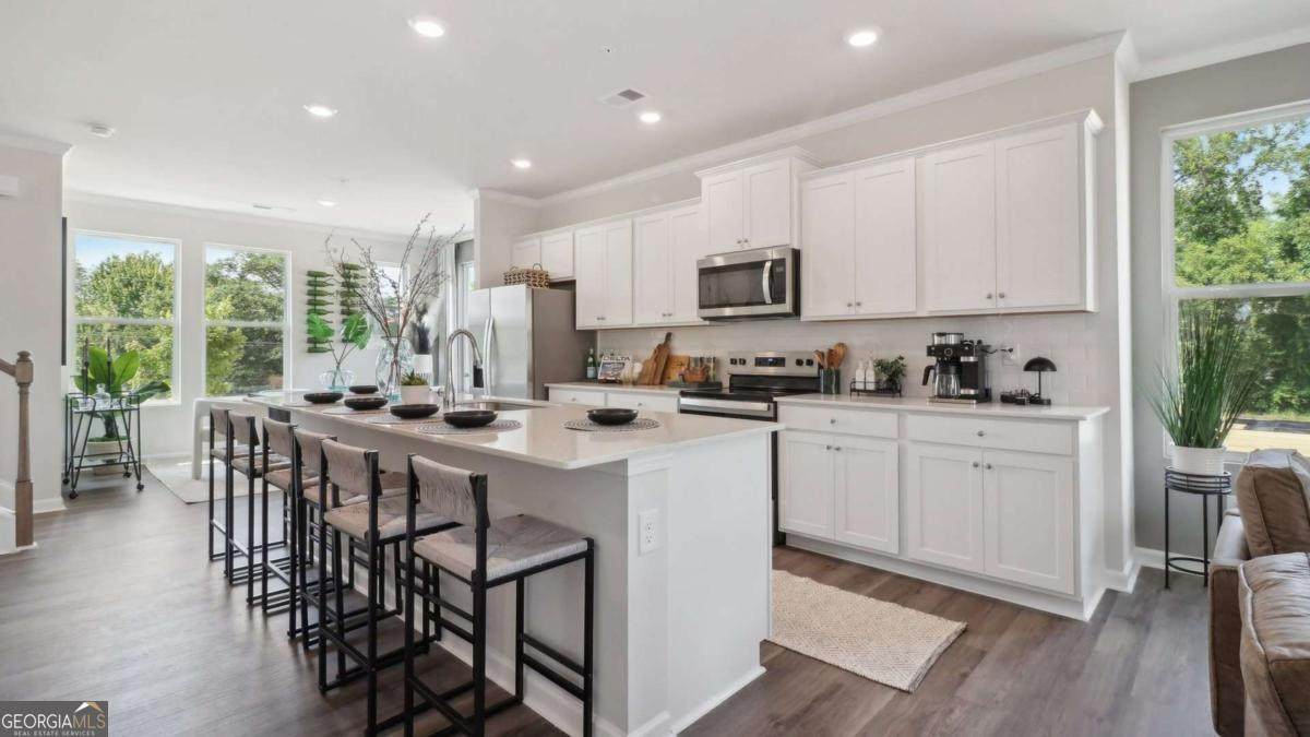 226 College Circle - Photo 1