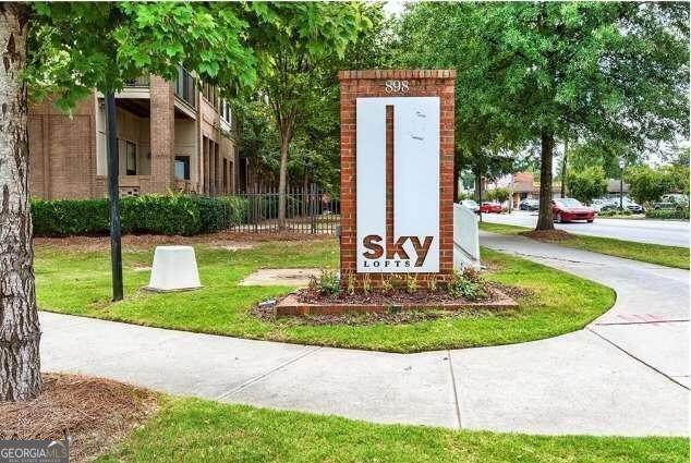 898 Oak Street - Photo 1