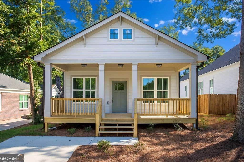 1041 White Oak Avenue - Photo 1