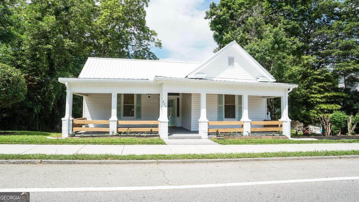 220 Confederate Avenue - Photo 1