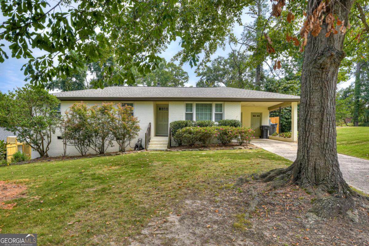 565 Martin Lane - Photo 1