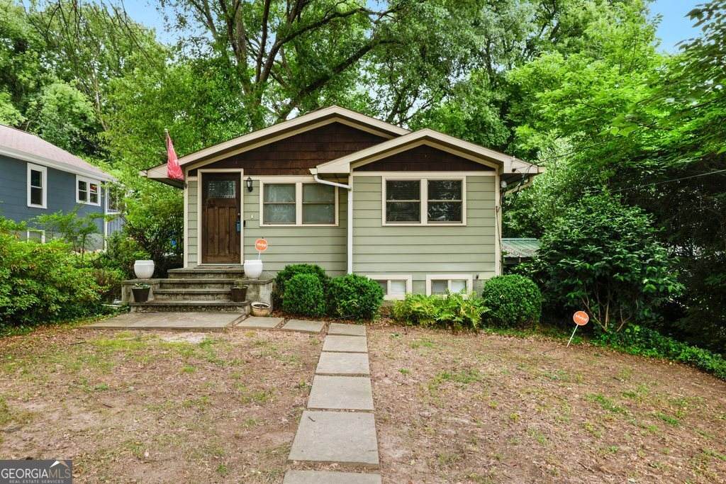 677 Holmes Street - Photo 1