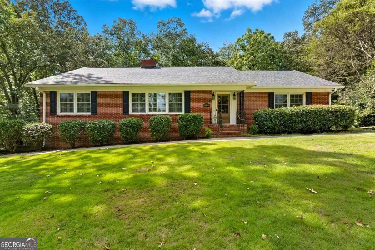 28 Crestwood Drive - Photo 1