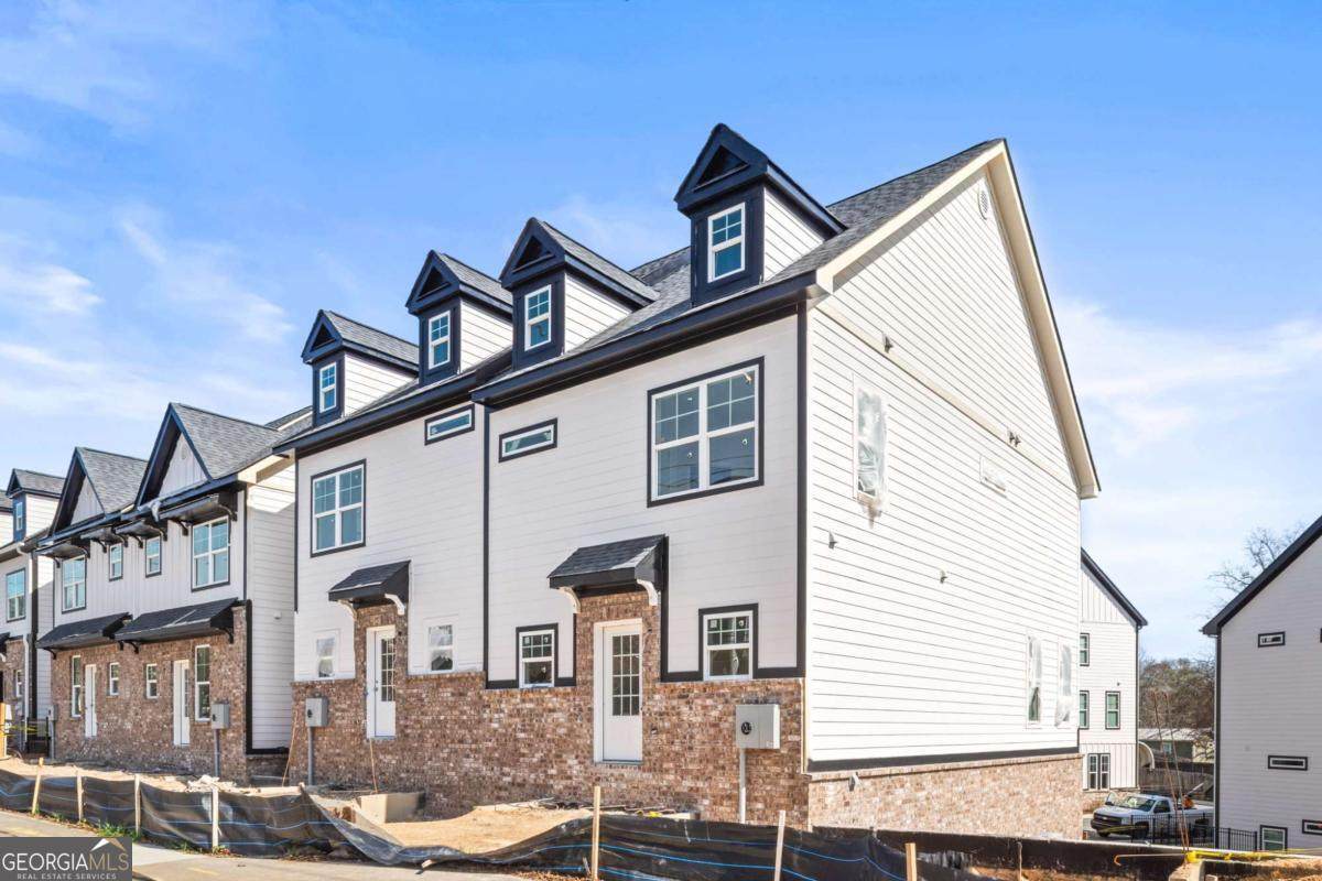 1975 Hollywood Road - Photo 1