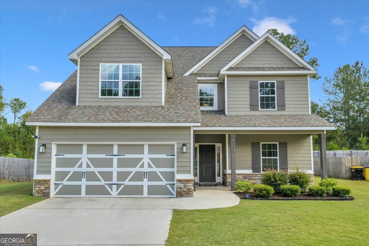 1177 Victorian Boulevard - Photo 1