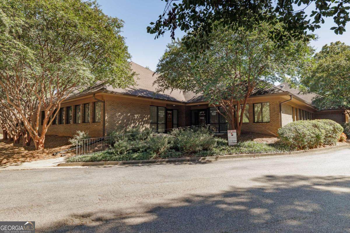 700 Sunset Drive - Photo 1