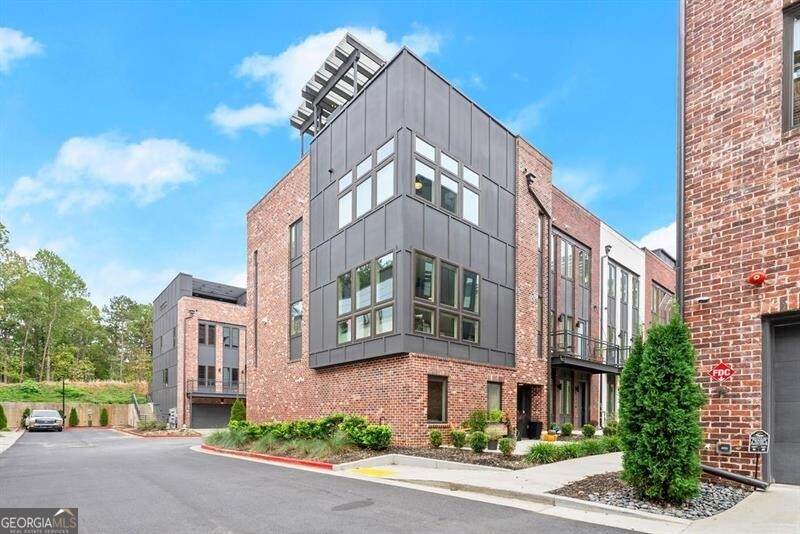 1256 Chelsea Circle - Photo 1