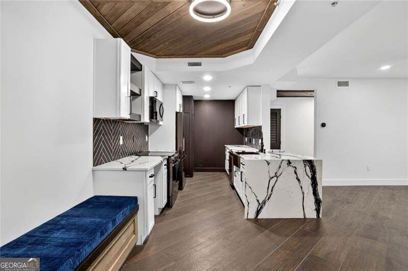 1074 Peachtree Walk - Photo 1