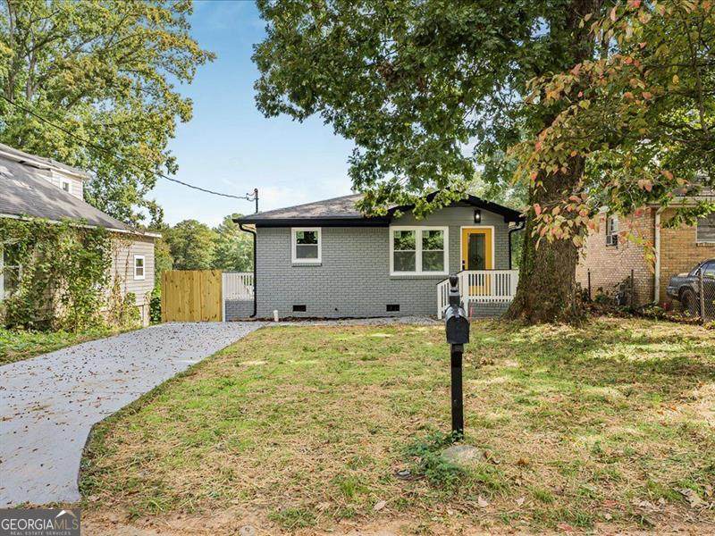 735 Grand Avenue - Photo 1