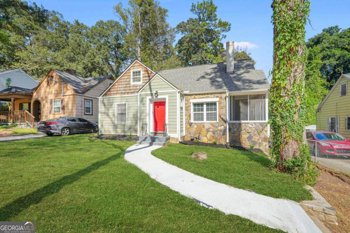 1563 Mayflower Avenue - Photo 1