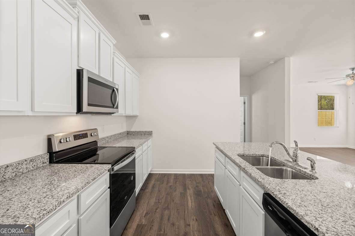 6058 Knickerbocker Street - Photo 1