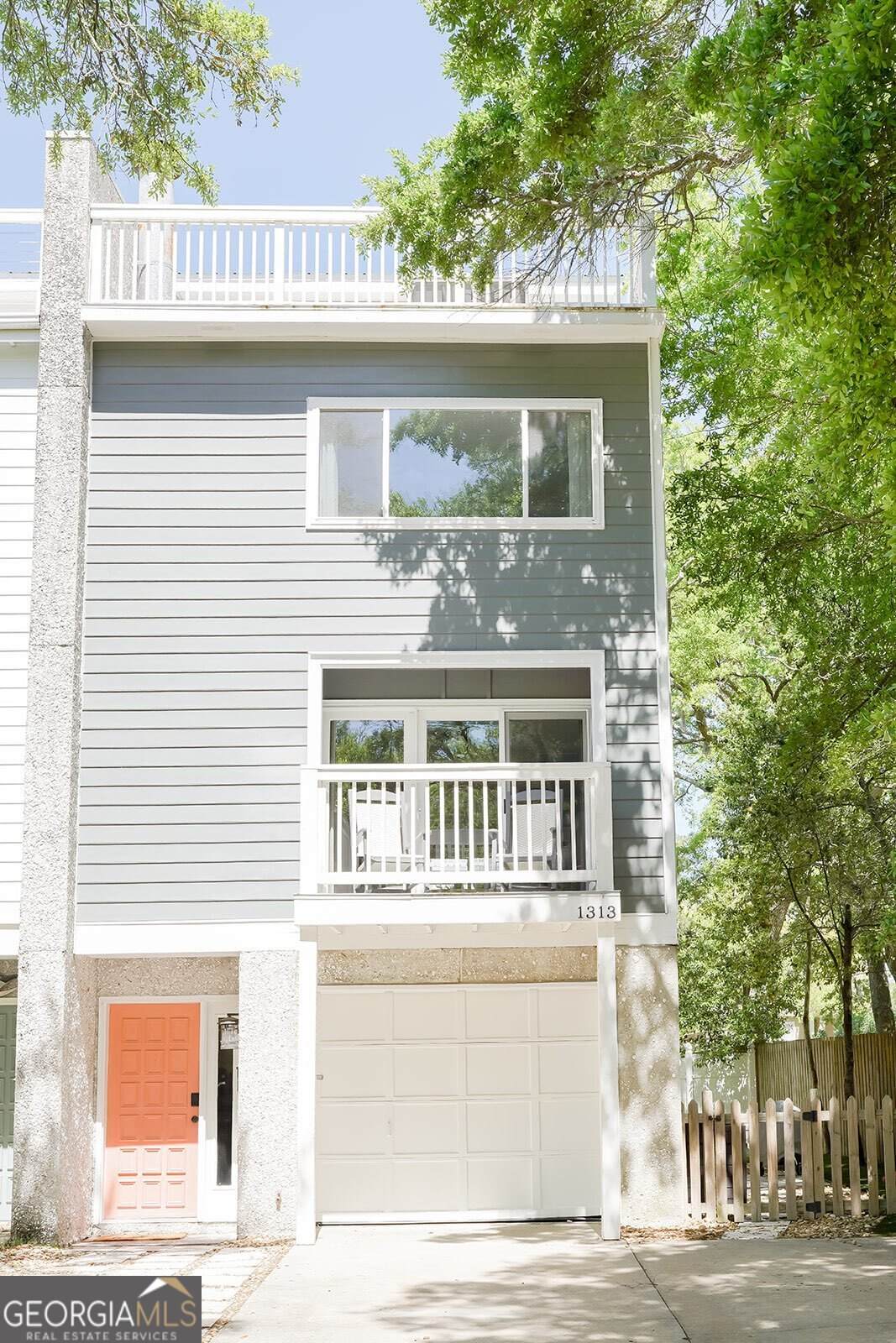 1313 Beachview Drive - Photo 1