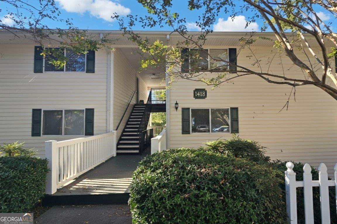 1418 Foxhall Lane - Photo 1