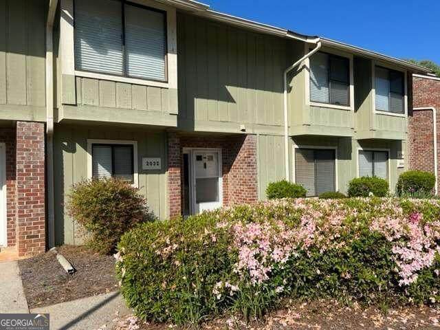 2032 Powers Ferry Trace - Photo 1