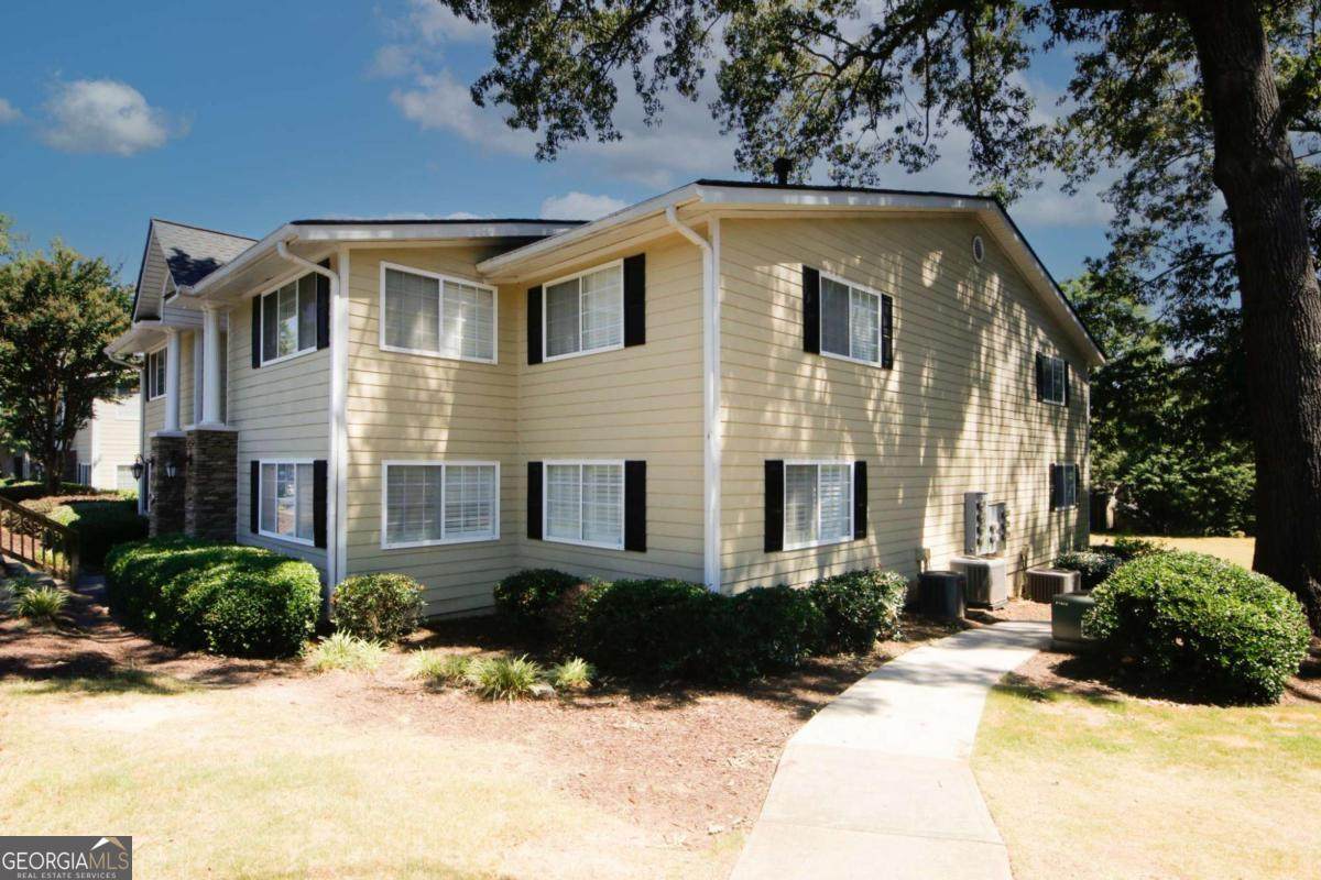 1468 Briarwood Road - Photo 1