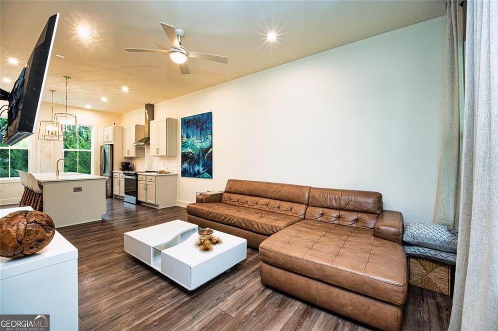 305 Dilbeck Circle - Photo 1