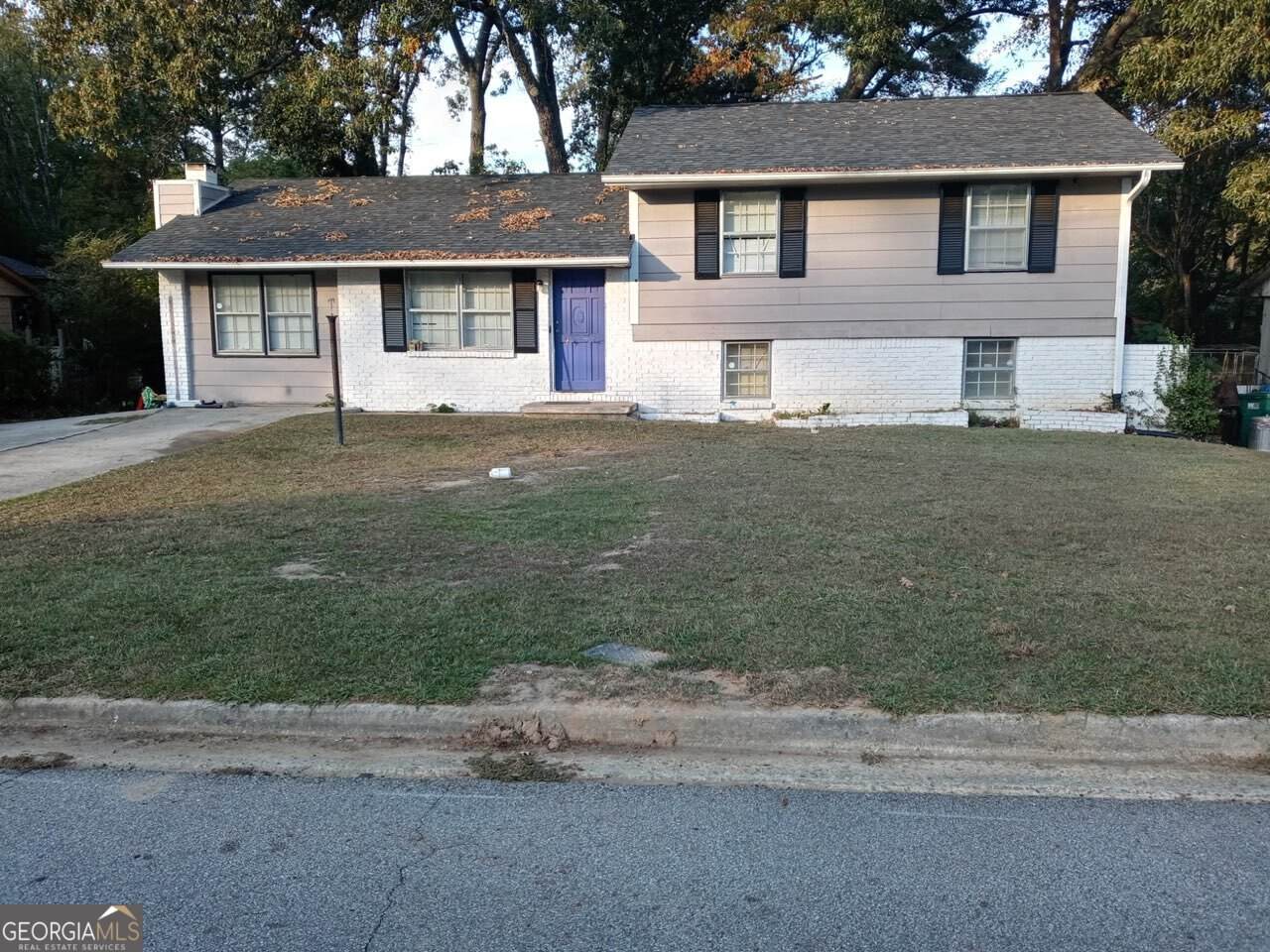 511 Roxbury Drive - Photo 1