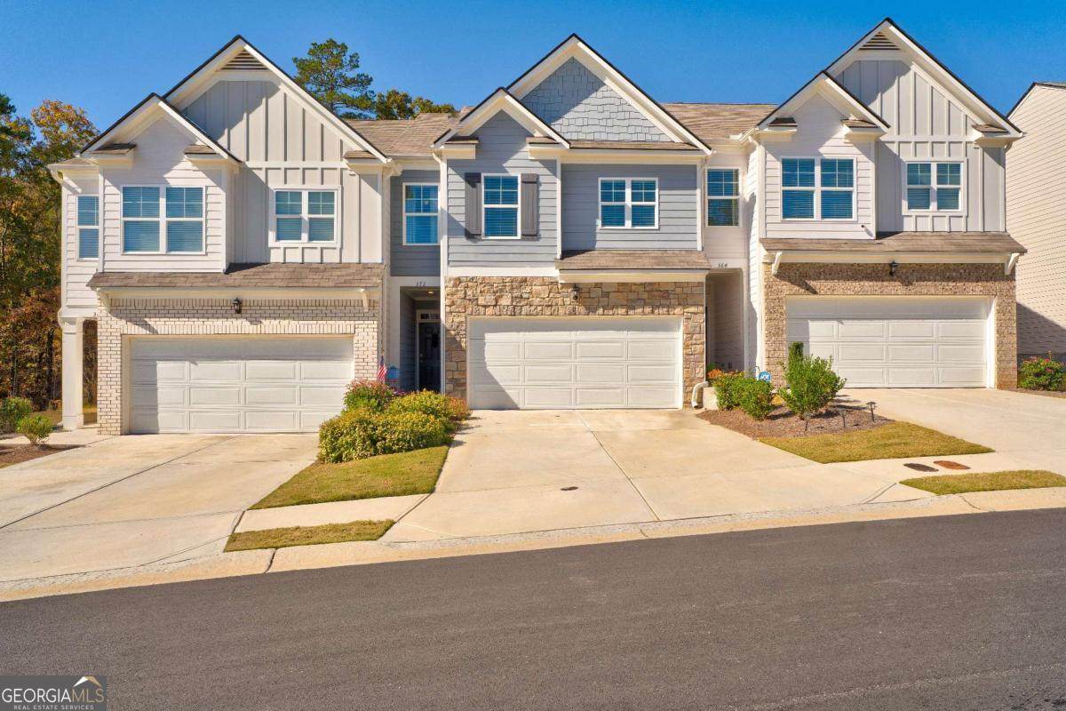 372 Stoneybrook Drive - Photo 1