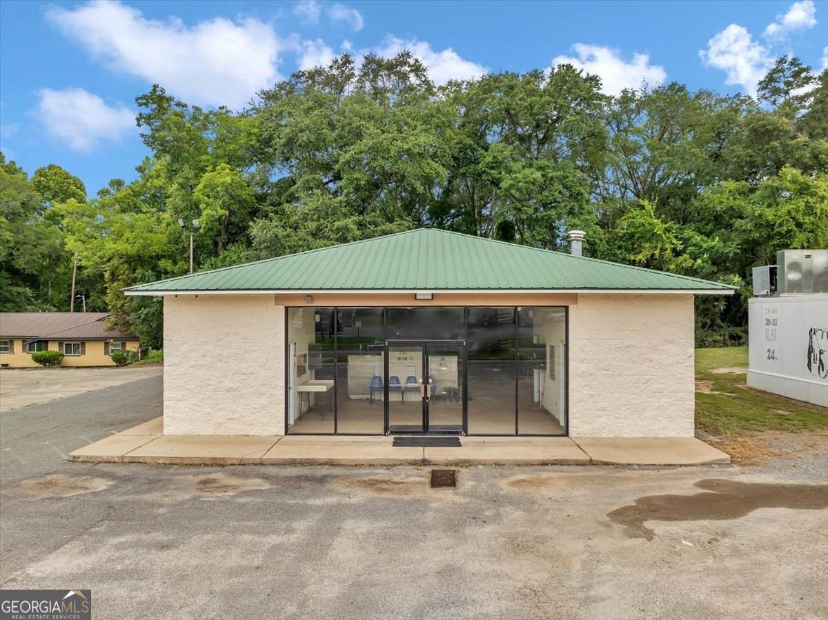 206 Griffin Avenue - Photo 1