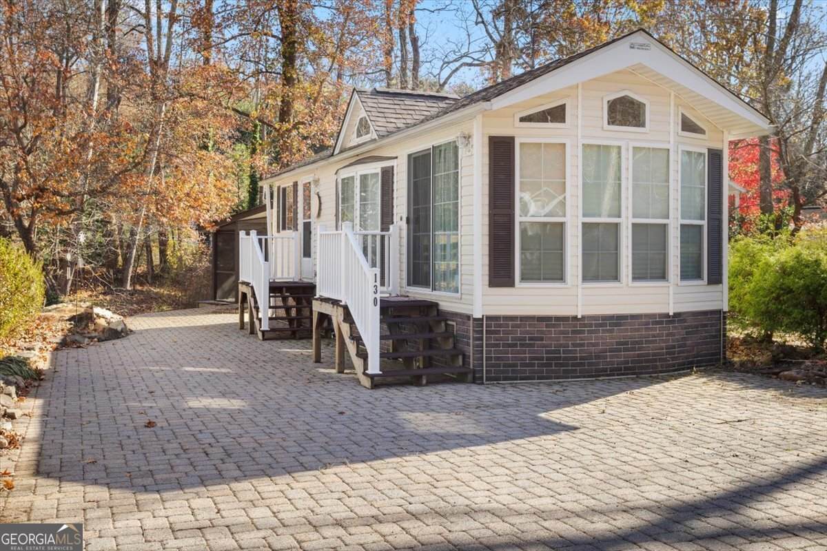 130 Creekview Drive - Photo 1