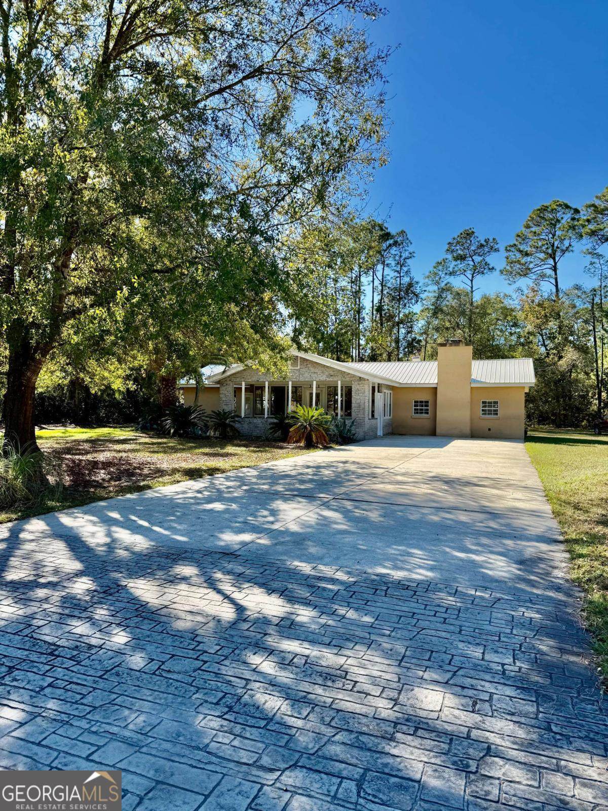 321 Grove Boulevard - Photo 1