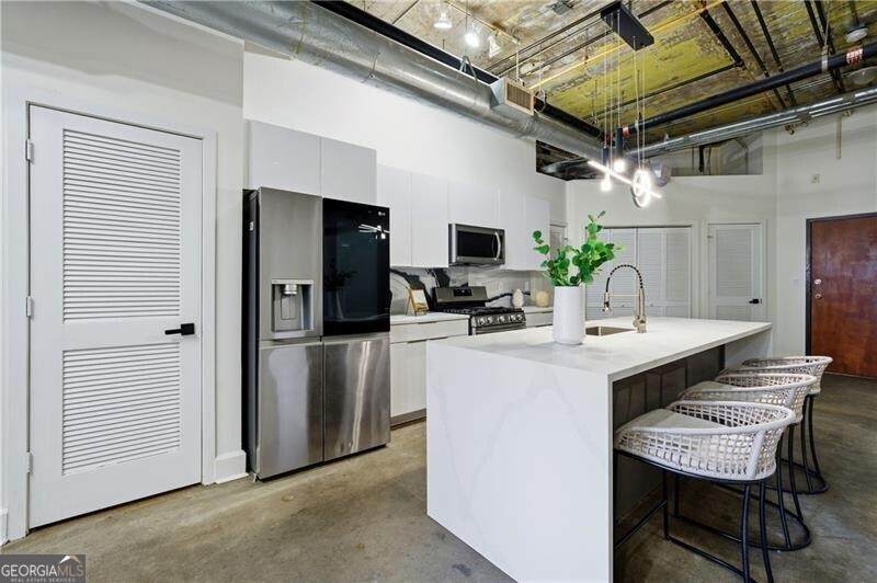 505 Whitehall Street - Photo 1