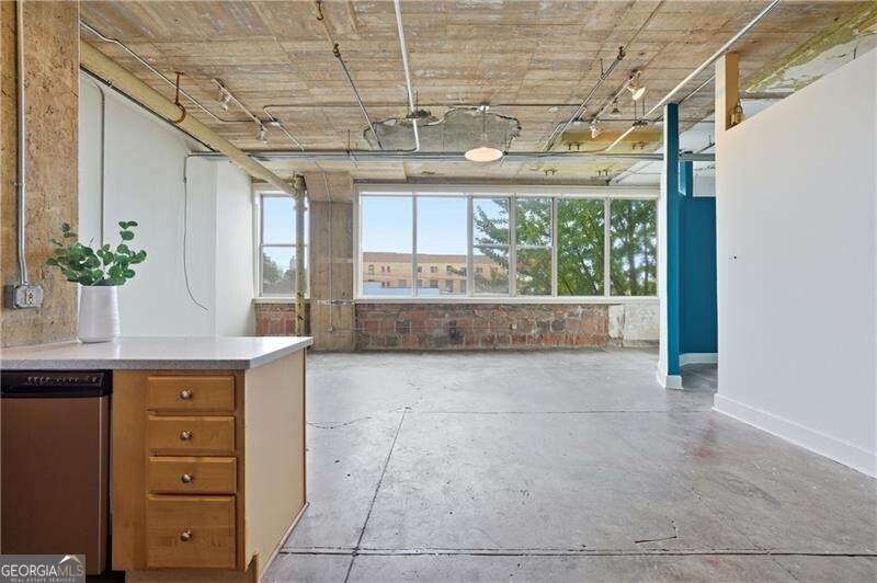 505 Whitehall Street - Photo 1