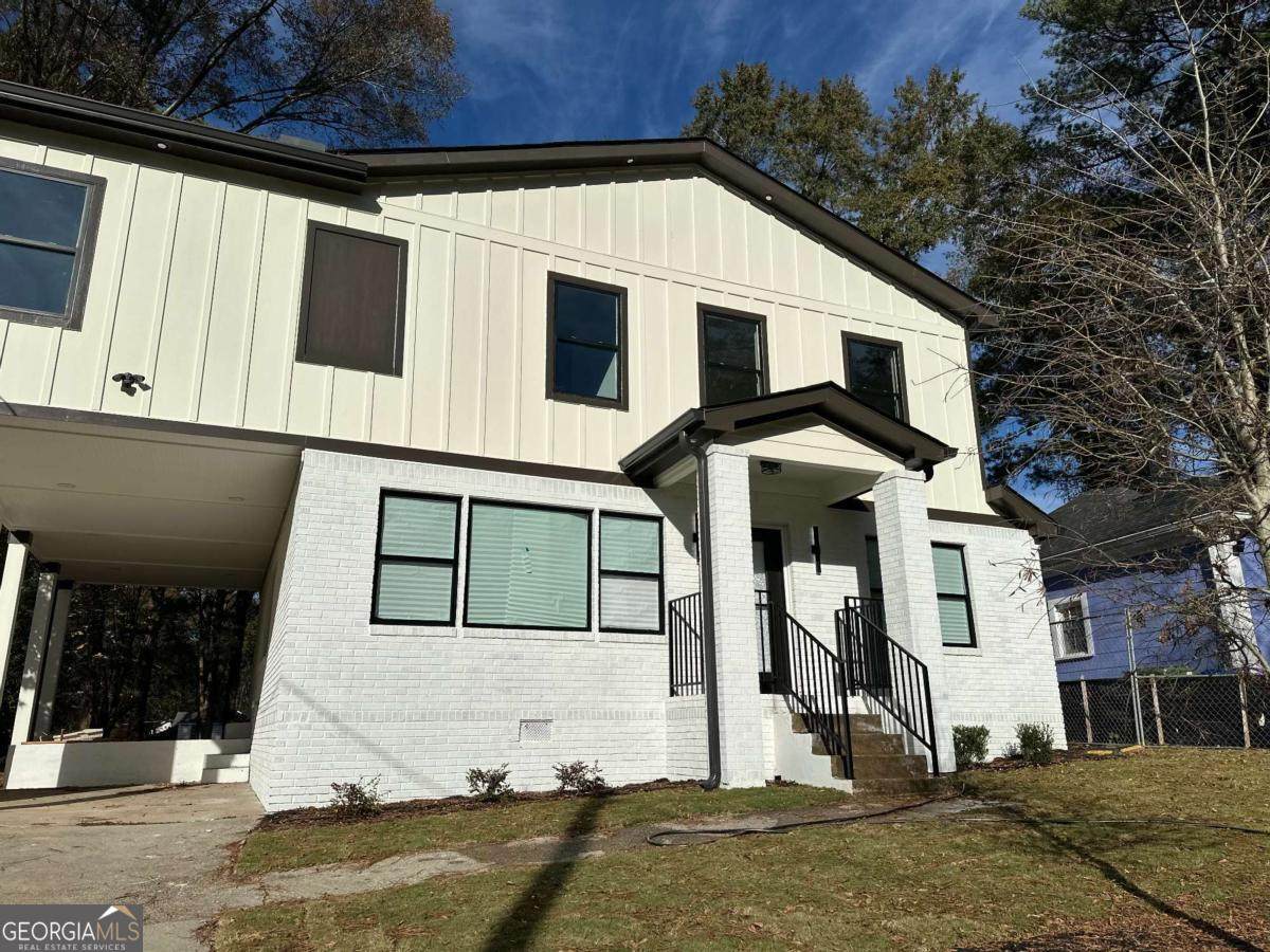 1599 Mayflower Avenue - Photo 1