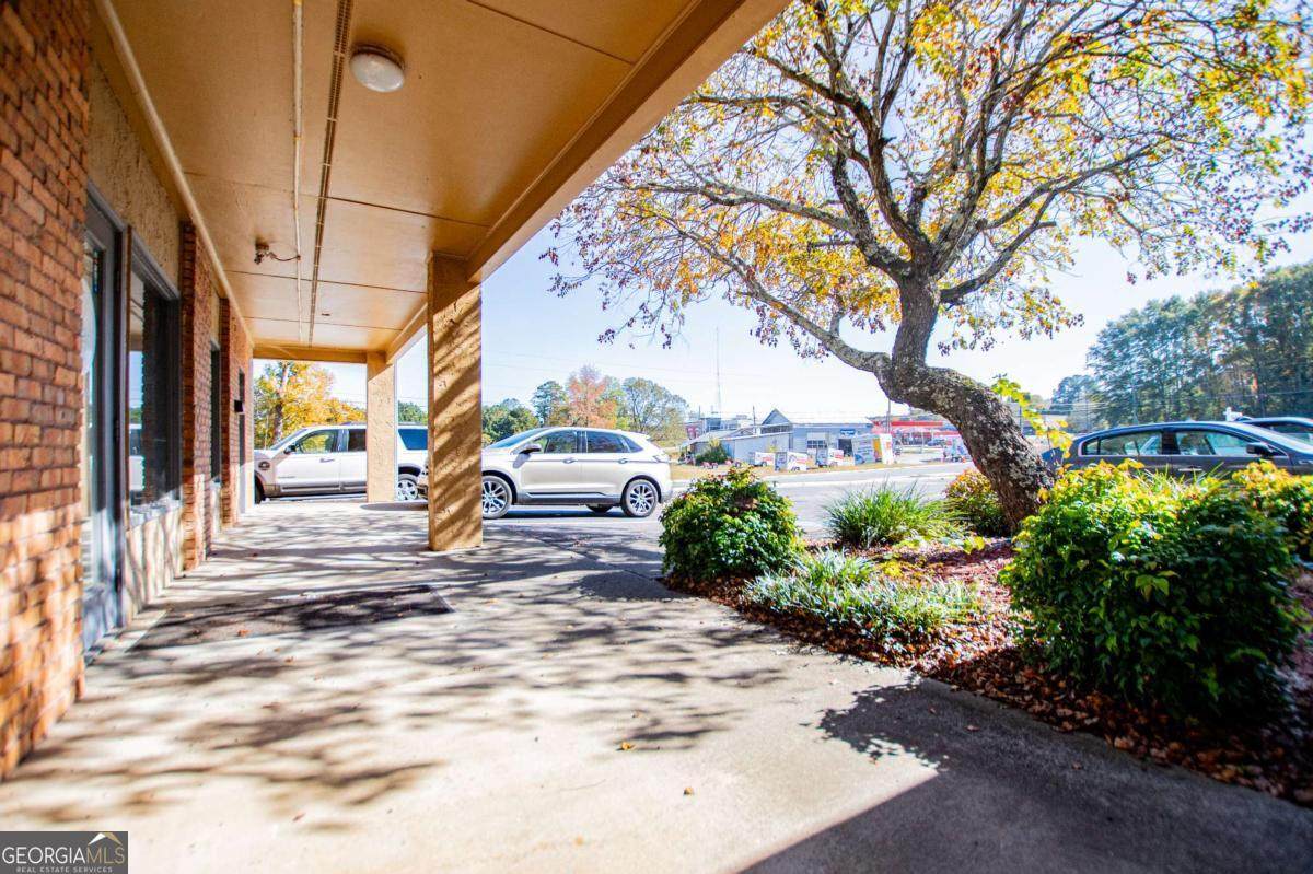 809 Bankhead Highway - Photo 1