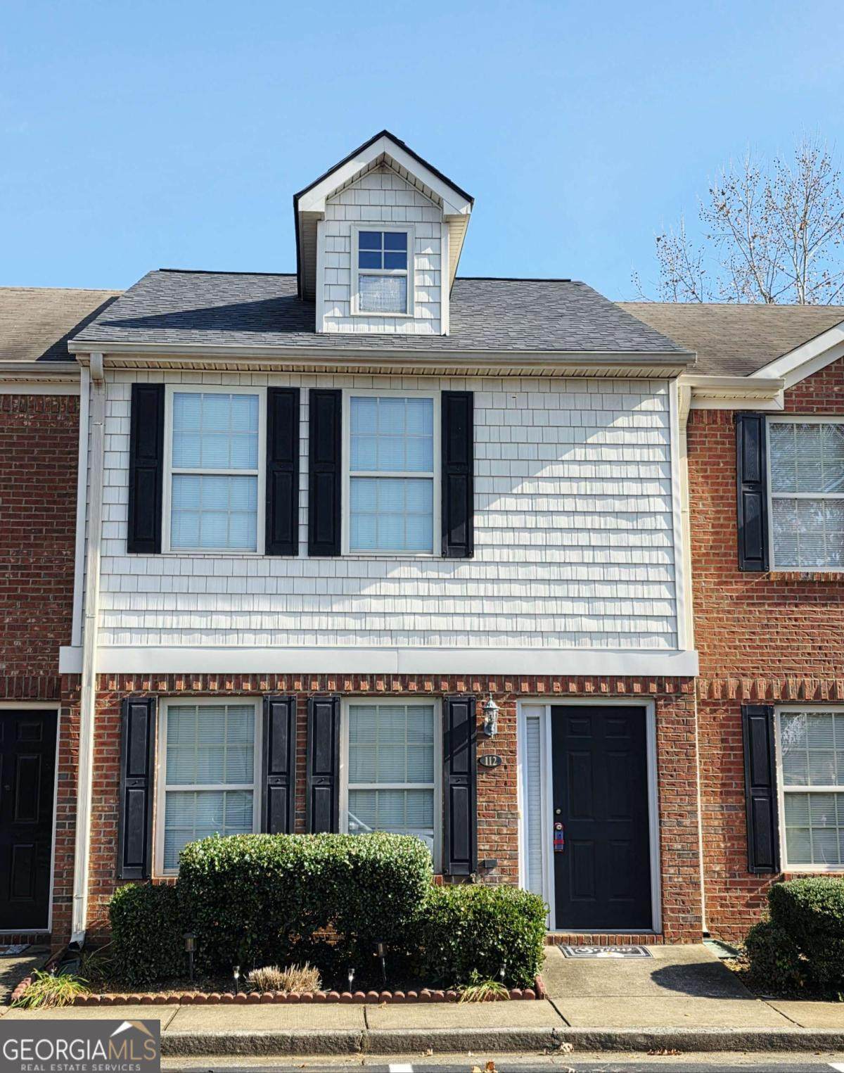 112 Madison Place - Photo 1