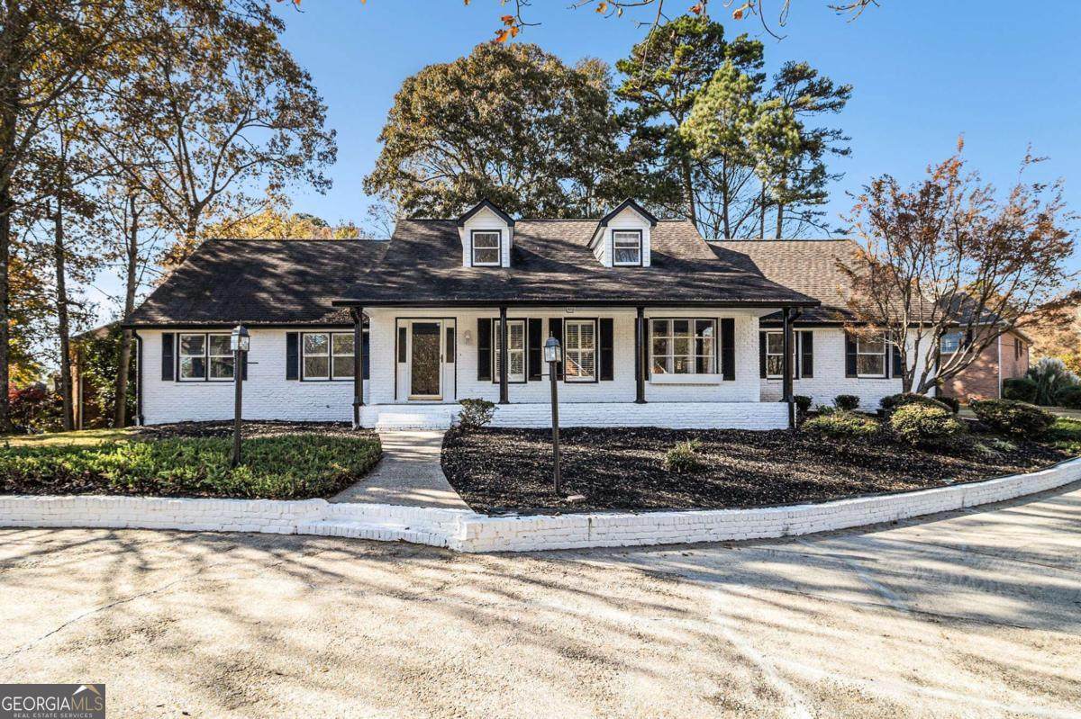 855 John Court - Photo 1