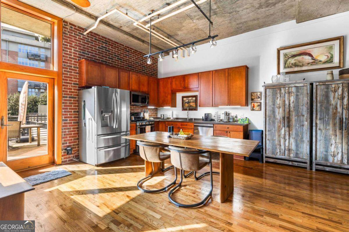 660 Glen Iris Drive - Photo 1