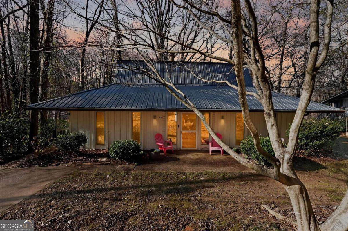 652 Wilshire Place - Photo 1