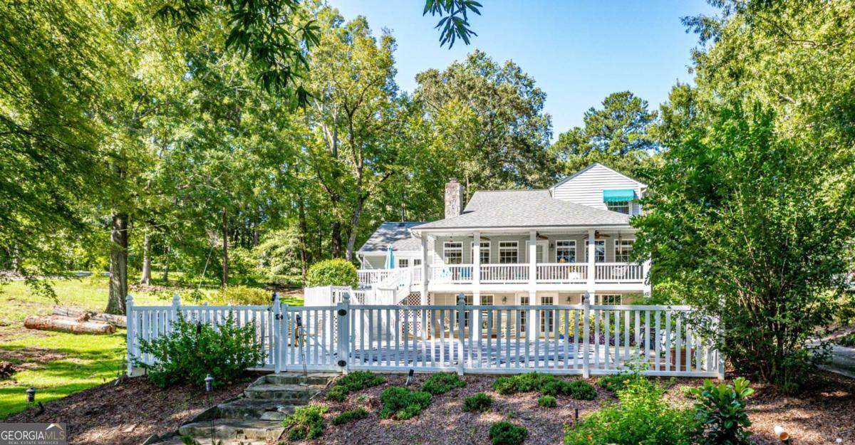 221 Commodore Drive - Photo 1