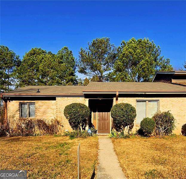 1497 Stoneleigh Circle - Photo 1