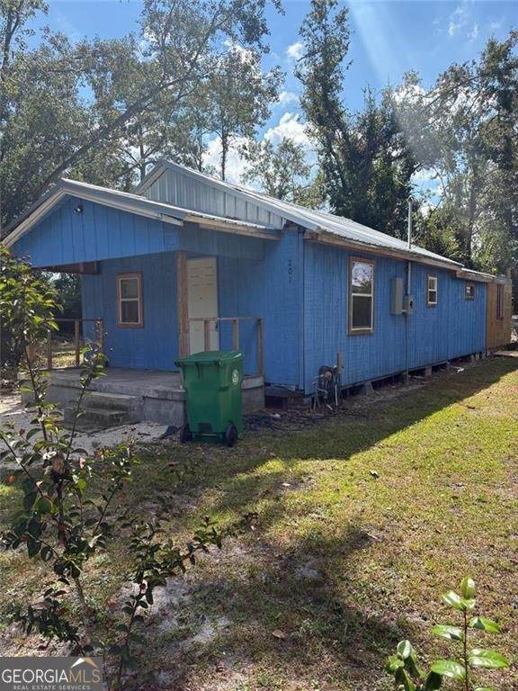 201 Cummings Place - Photo 1