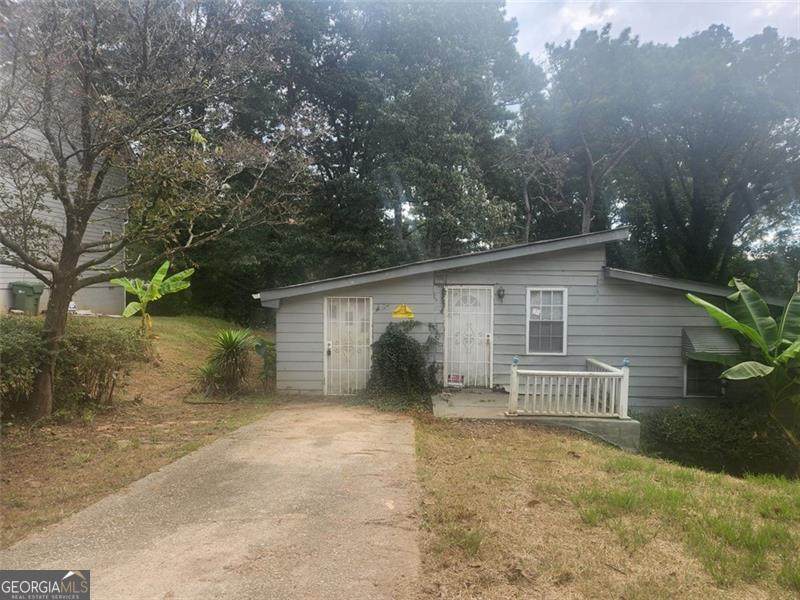 1586 Mary George Avenue - Photo 1