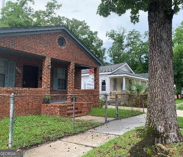 708 32nd Street - Photo 1