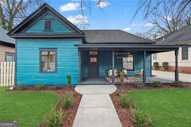 656 Shelton Avenue - Photo 1