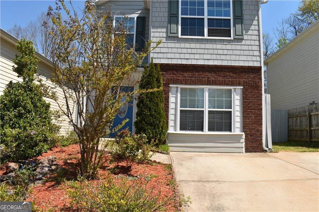 315 Village Chase - Photo 1