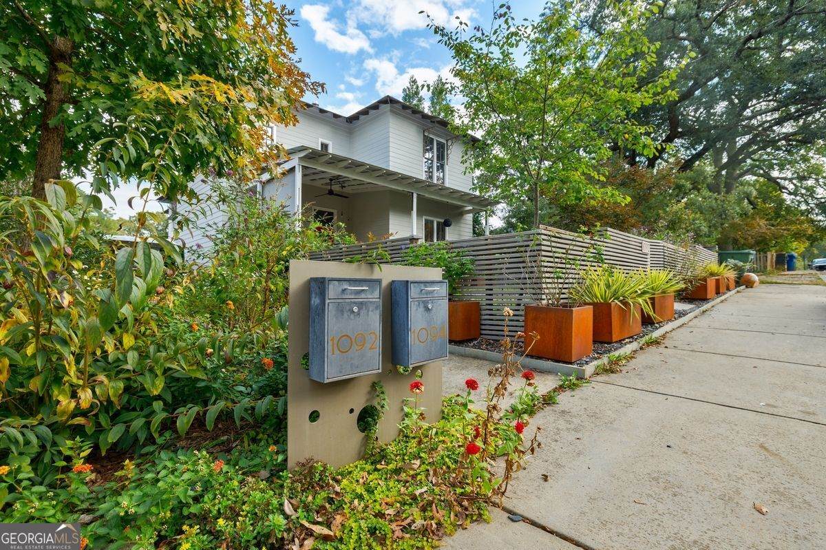 1092 Kirkwood Avenue - Photo 1