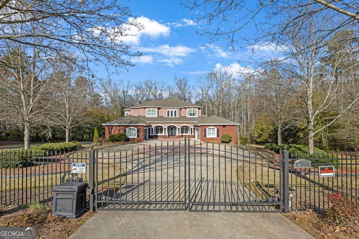 258 Salem Drive - Photo 1