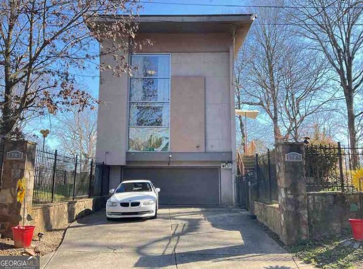 1785 Ellen Street - Photo 1