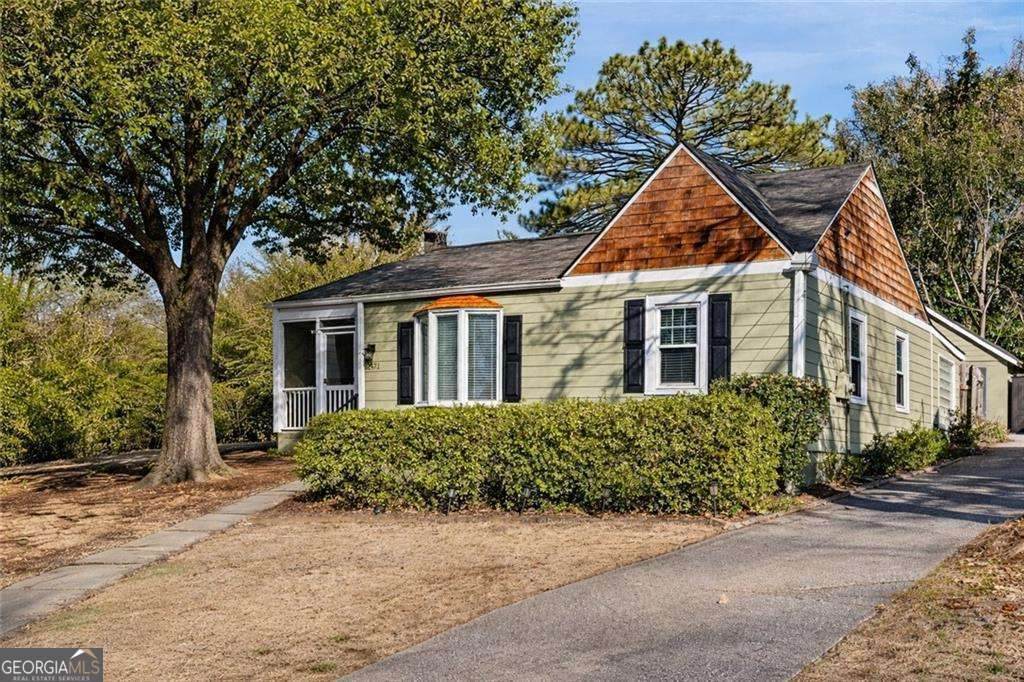 1471 Hawthorne Avenue - Photo 1