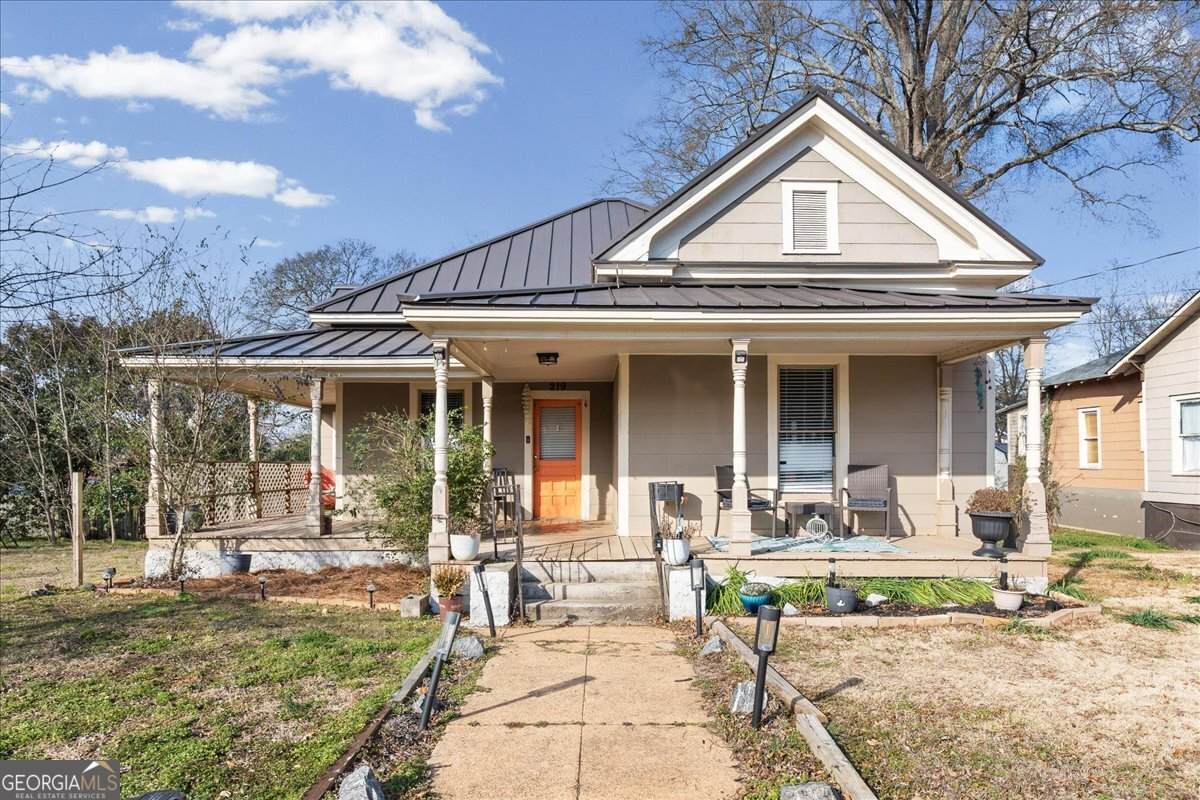 219 Noyes Street - Photo 1