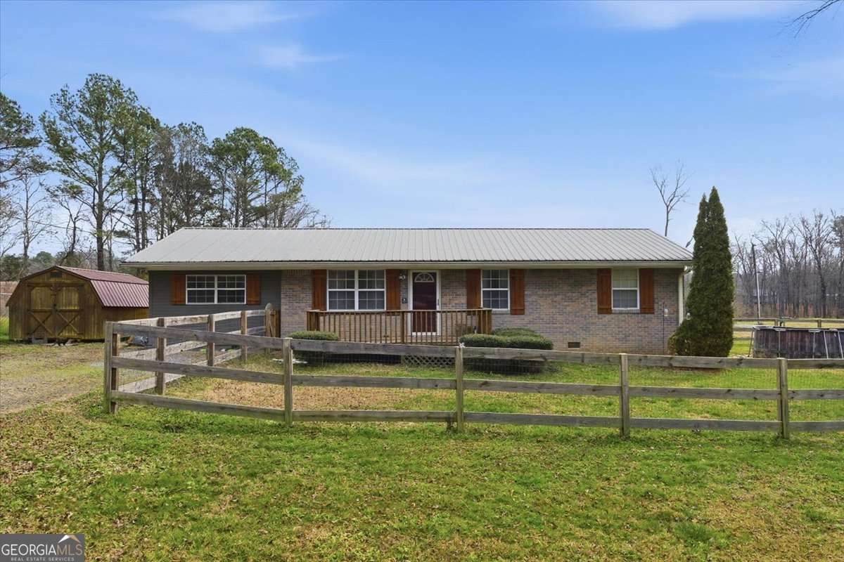 553 Cherokee Lane - Photo 1