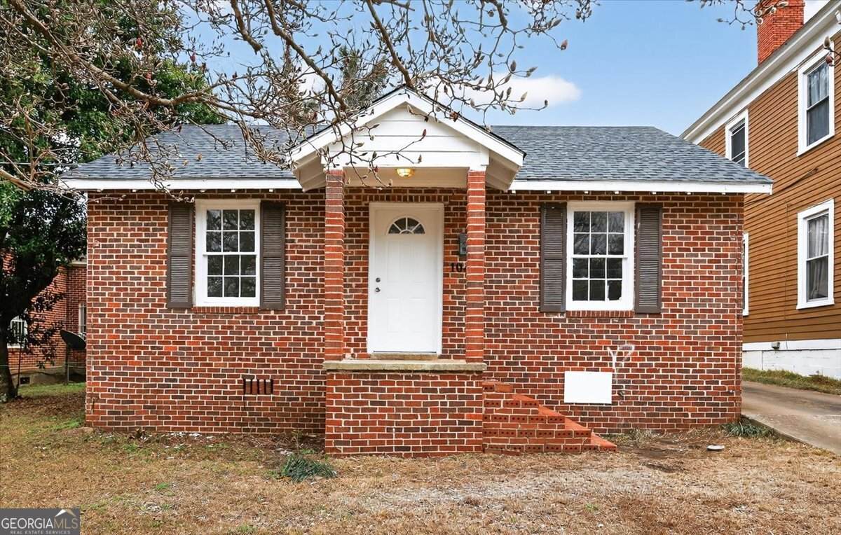 1049 Boulevard - Photo 1