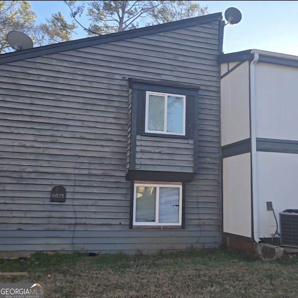 6075 Regent Manor - Photo 1