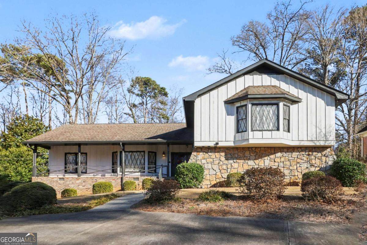 1905 Castleway Lane - Photo 1